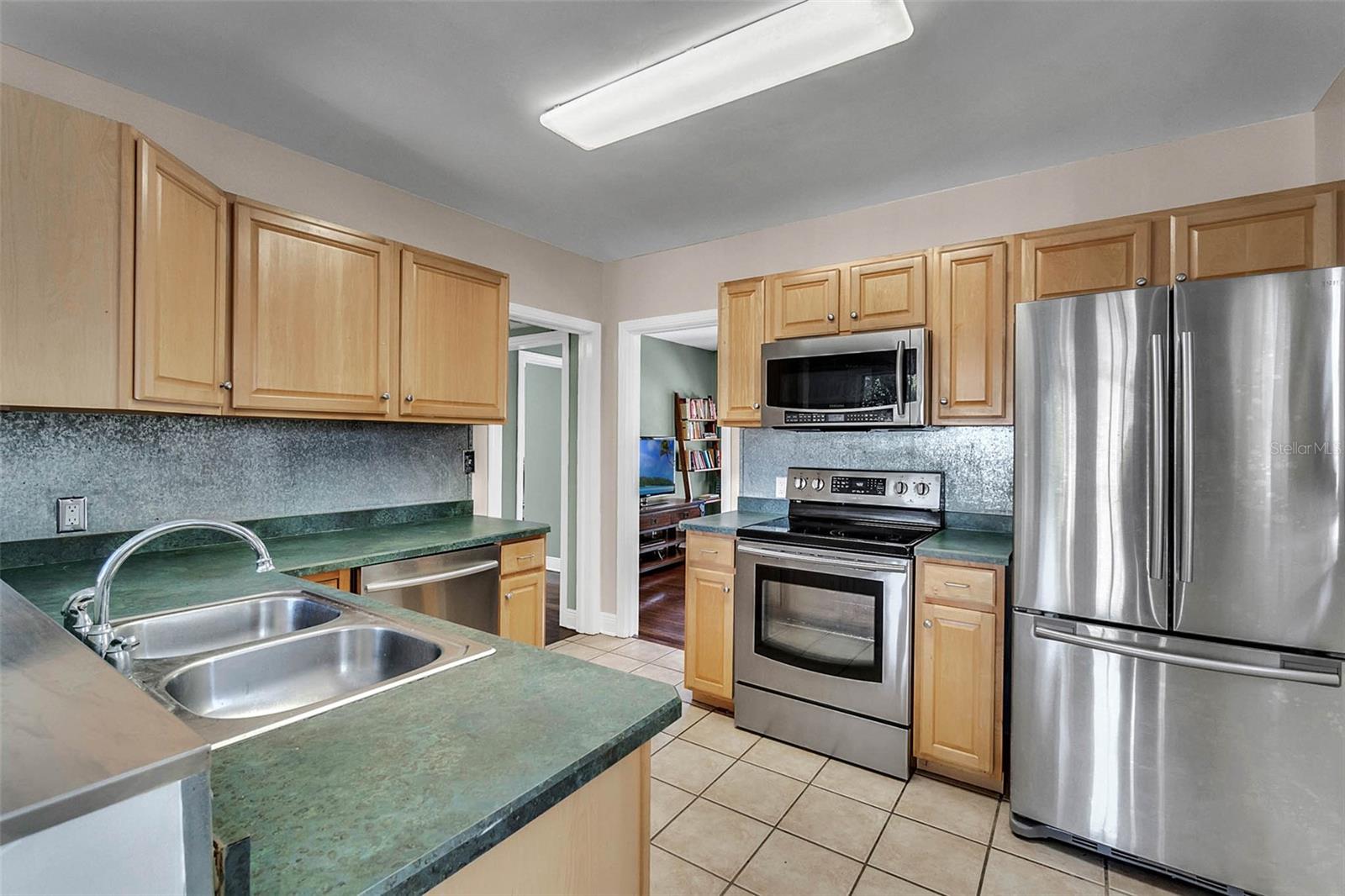 Image 3 of 14 For 1505 Ridgewood Street