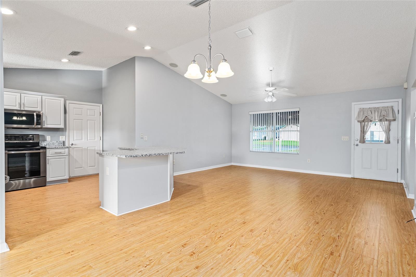 Image 11 of 56 For 2557 Privada Drive