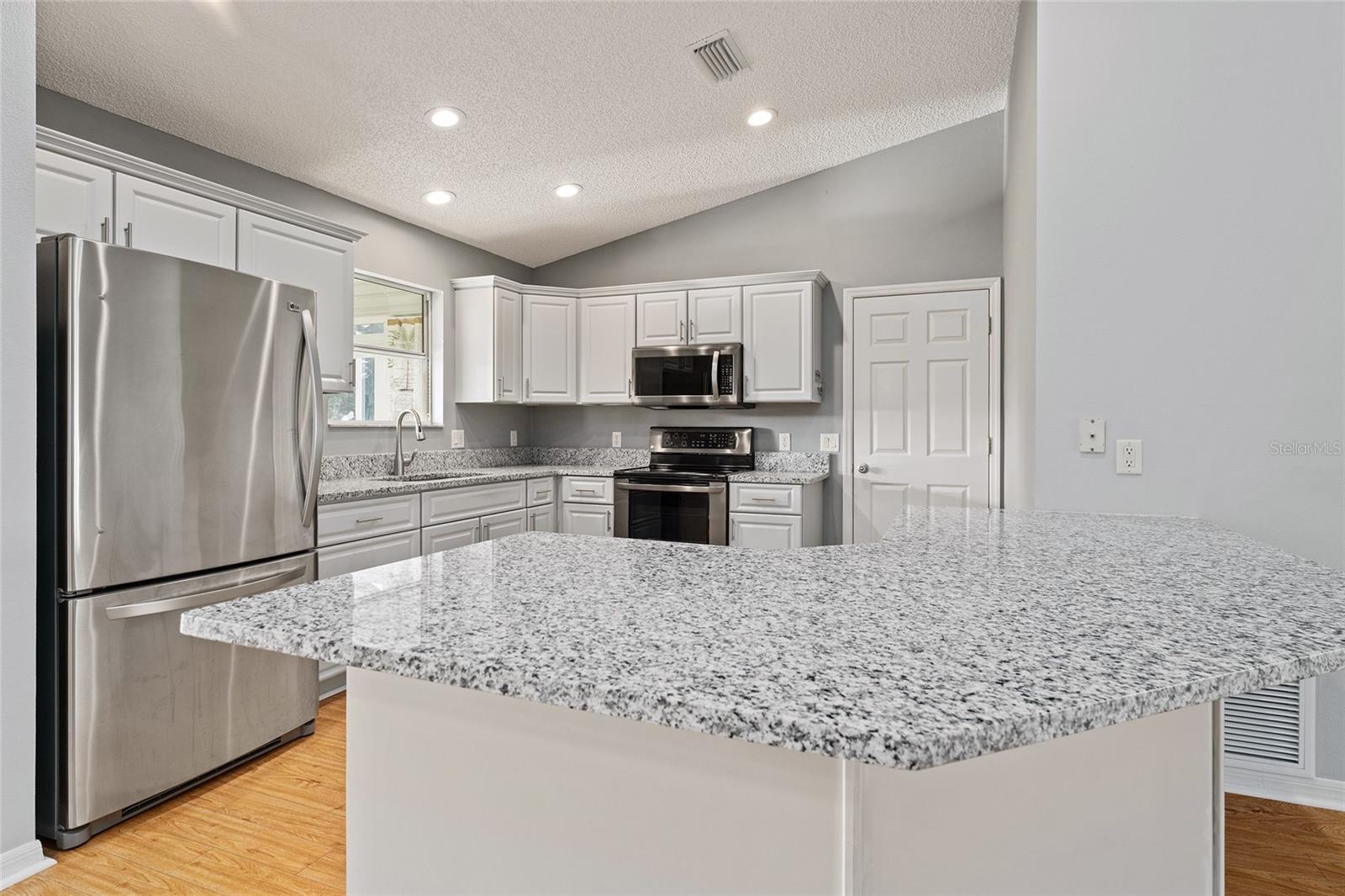 Image 12 of 56 For 2557 Privada Drive