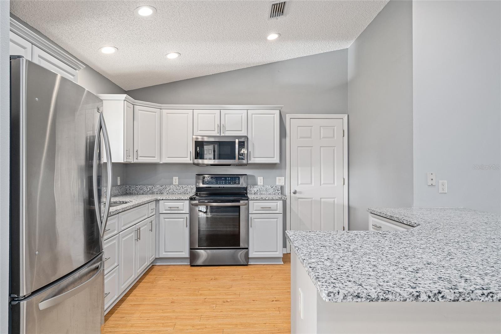 Image 13 of 56 For 2557 Privada Drive