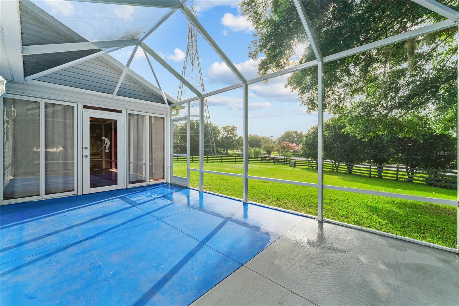 Image 38 of 56 For 2557 Privada Drive