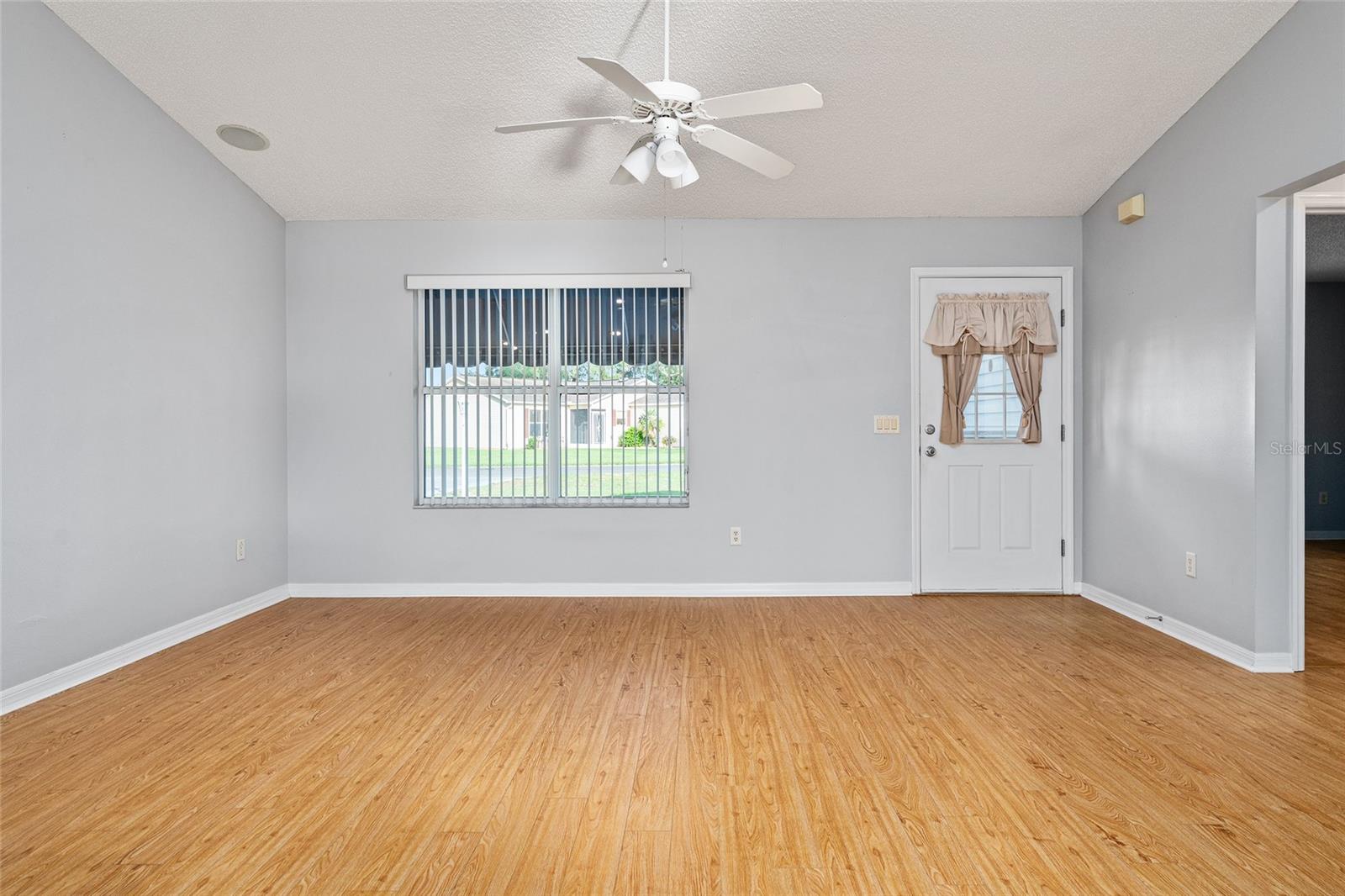 Image 9 of 56 For 2557 Privada Drive