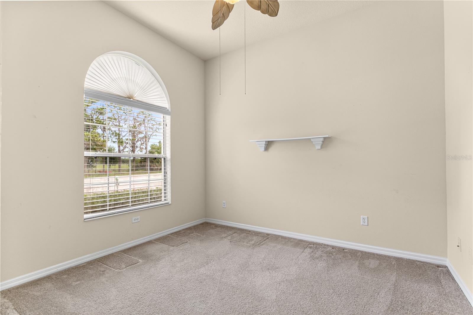 Listing photo id 9 for 29152 David Court