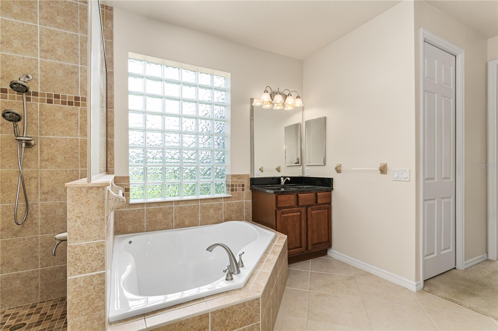 Listing photo id 24 for 29152 David Court