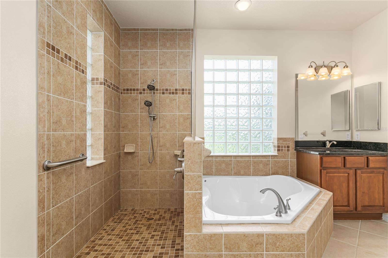 Listing photo id 25 for 29152 David Court