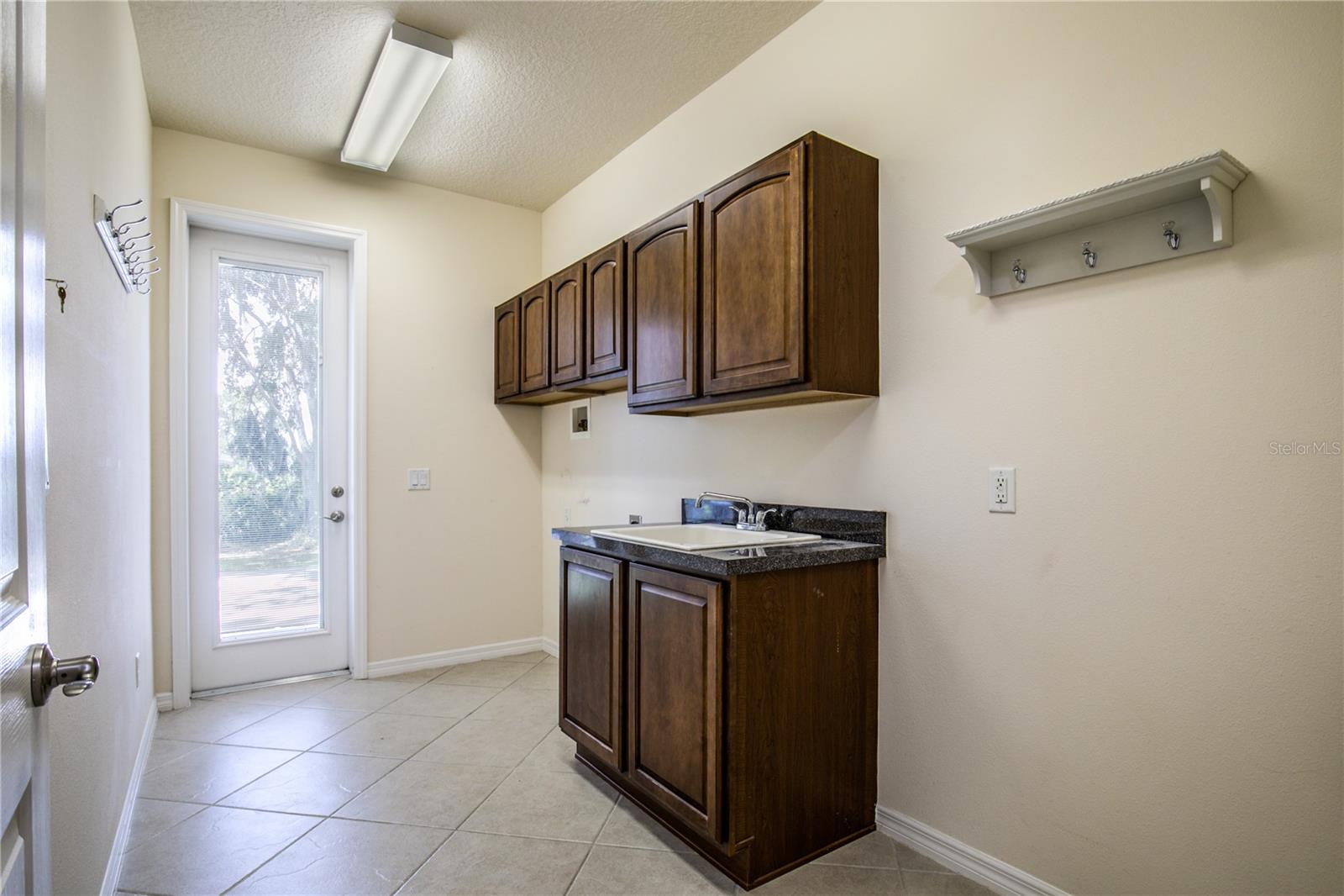 Listing photo id 36 for 29152 David Court