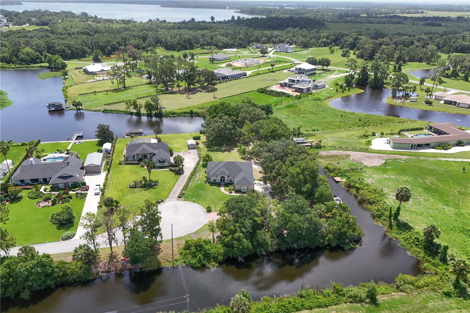 Listing photo id 41 for 29152 David Court