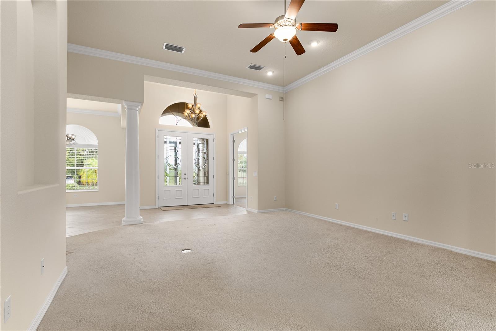 Listing photo id 5 for 29152 David Court