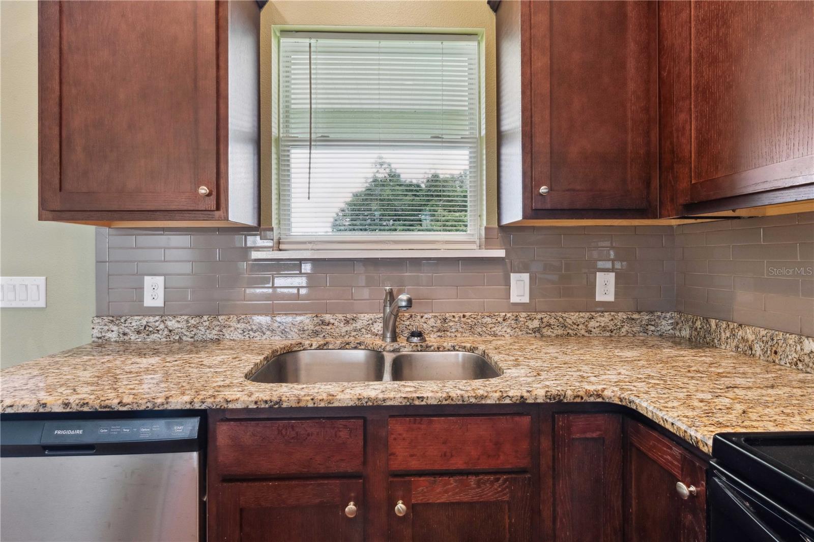 Image 18 of 34 For 2495 75th Boulevard
