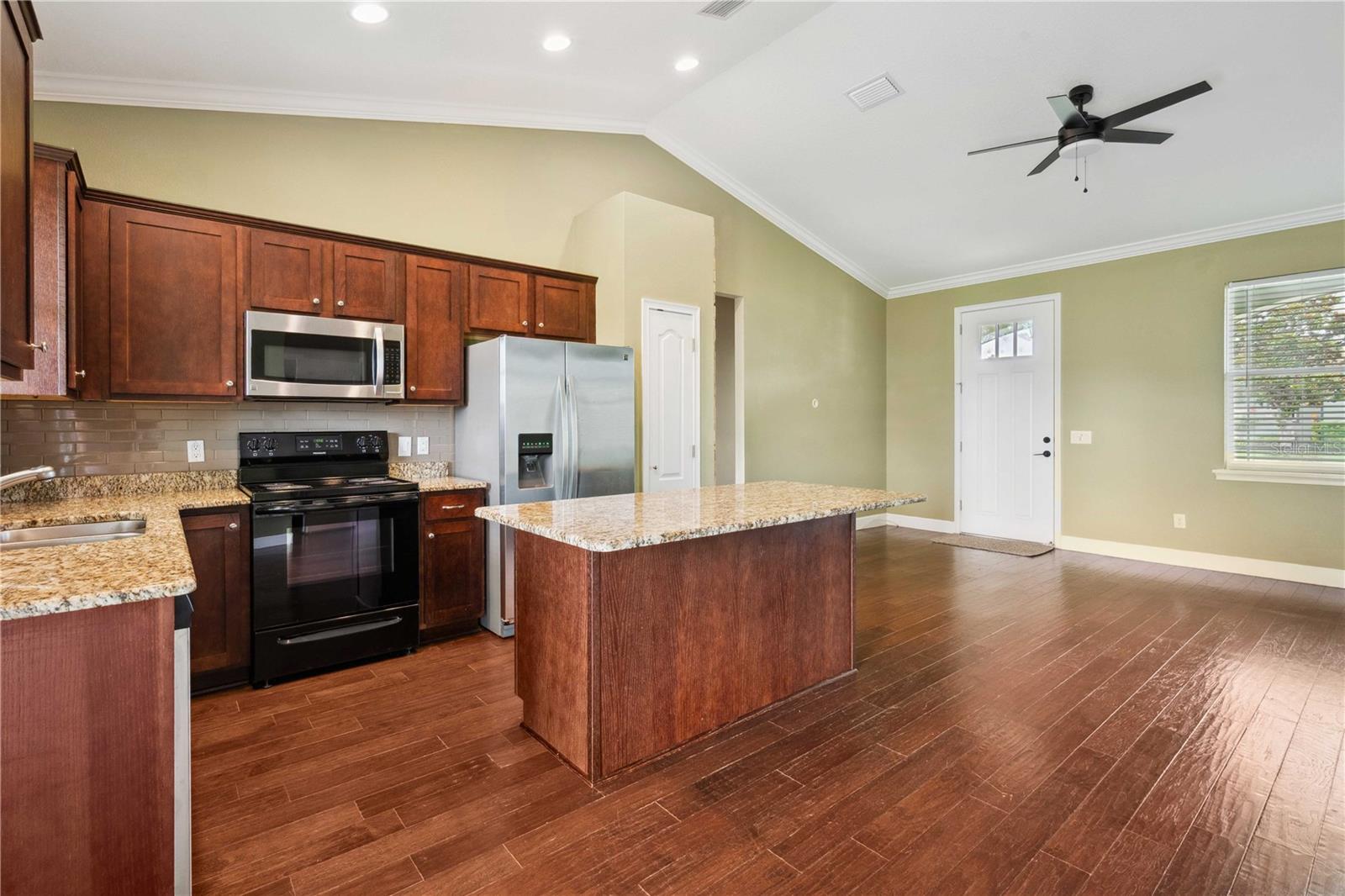 Image 4 of 34 For 2495 75th Boulevard
