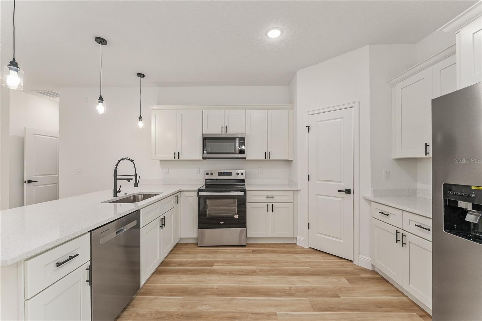 Listing photo id 9 for 1809 Linden Drive