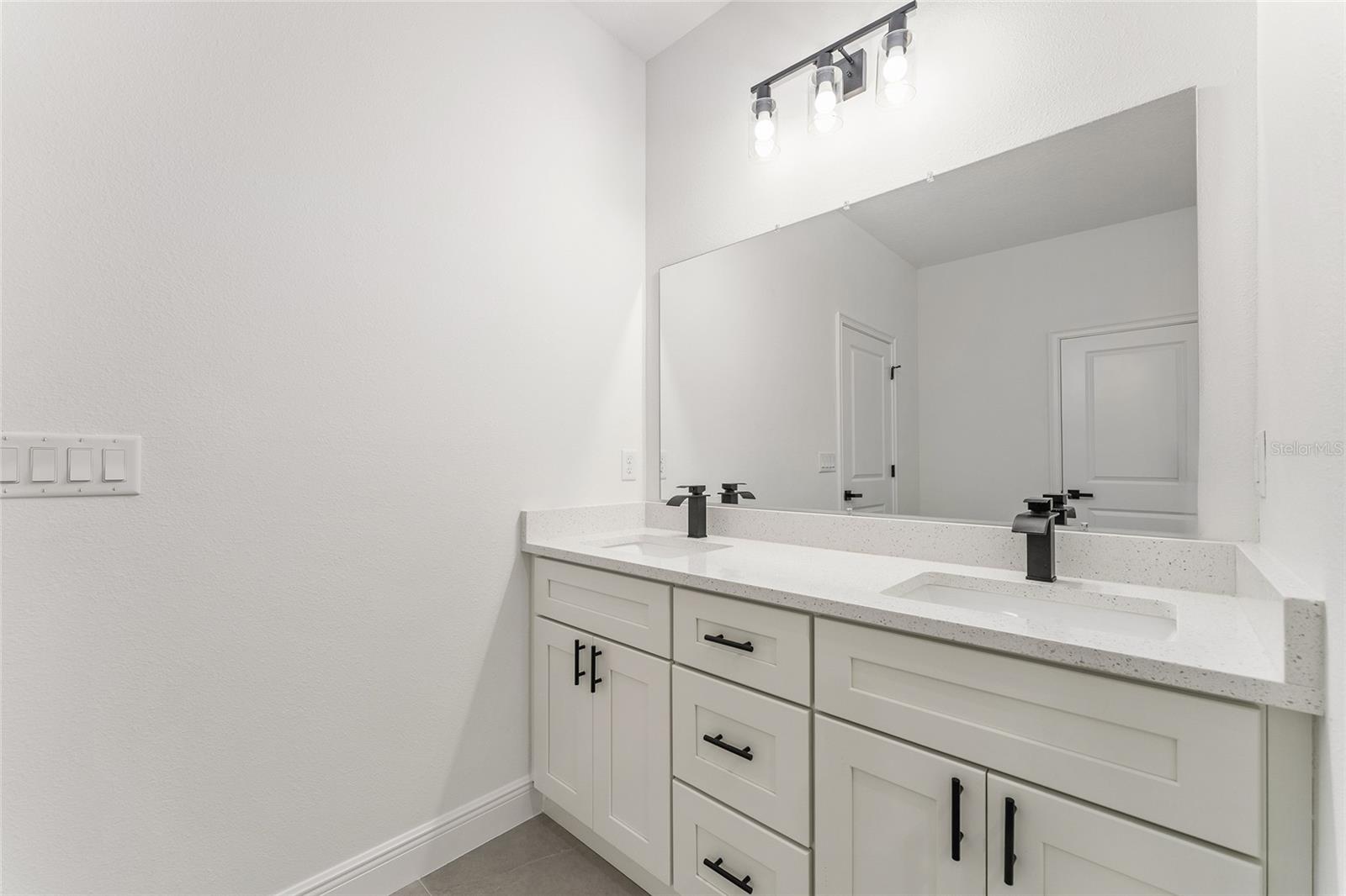 Listing photo id 24 for 1809 Linden Drive