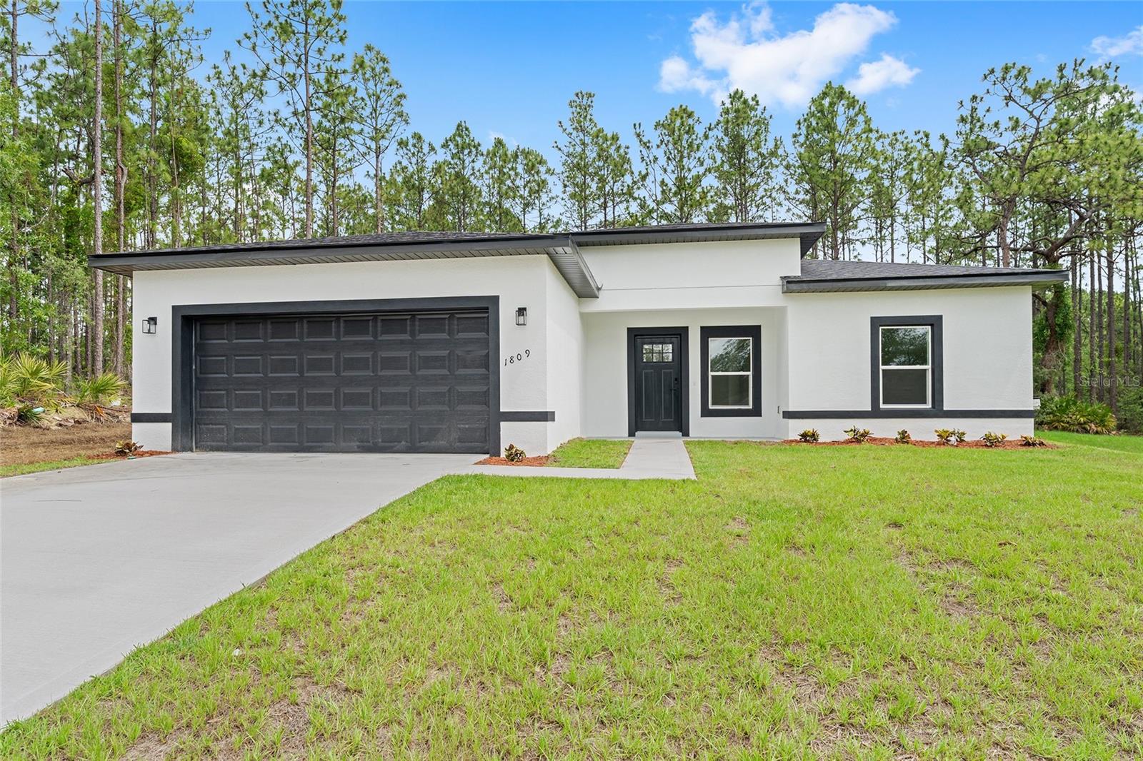 Listing photo id 1 for 1809 Linden Drive