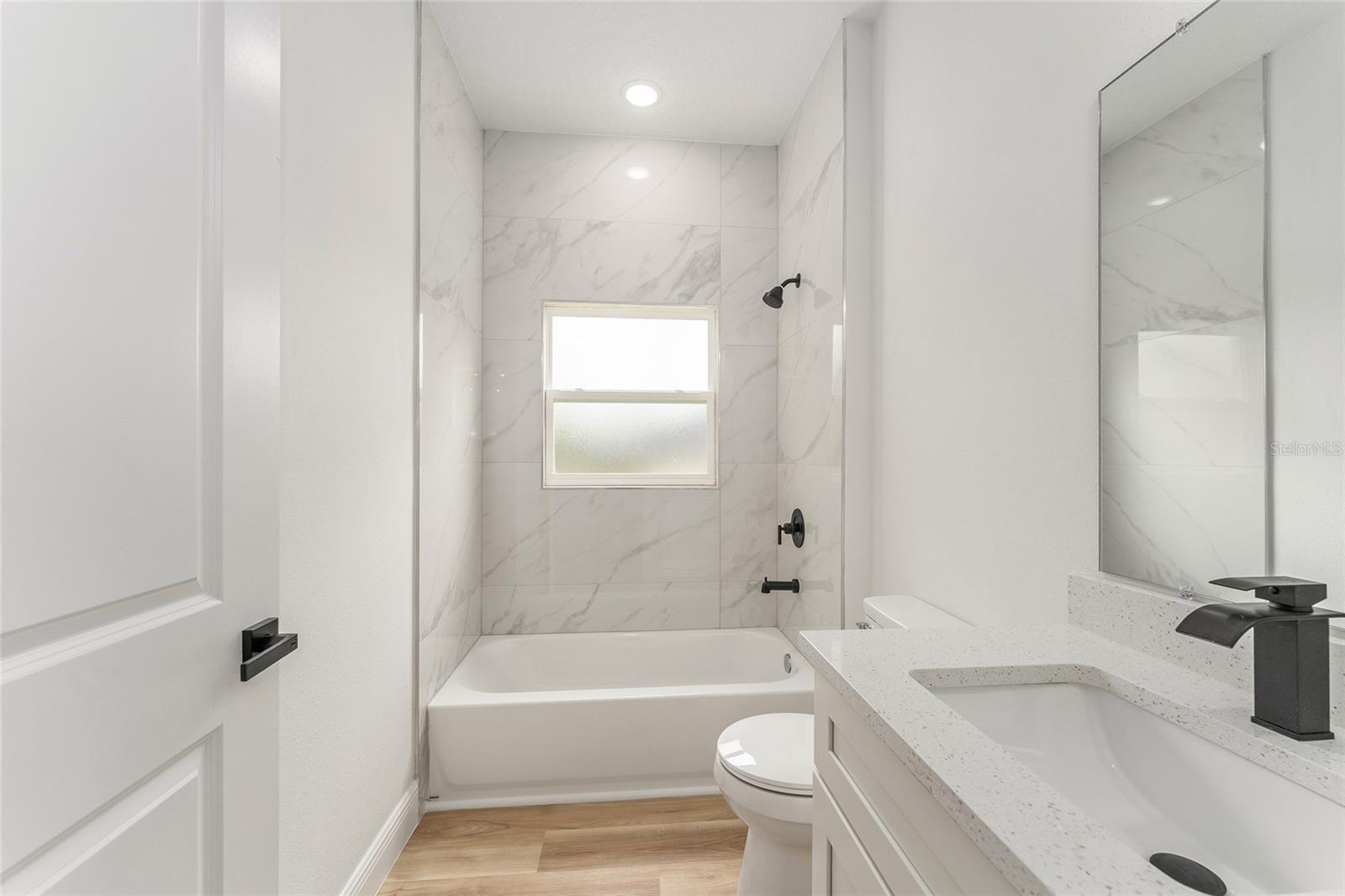 Listing photo id 33 for 1809 Linden Drive