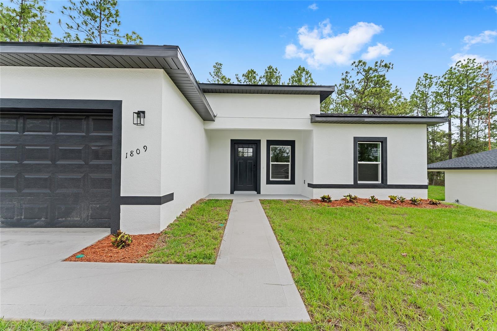 Listing photo id 2 for 1809 Linden Drive