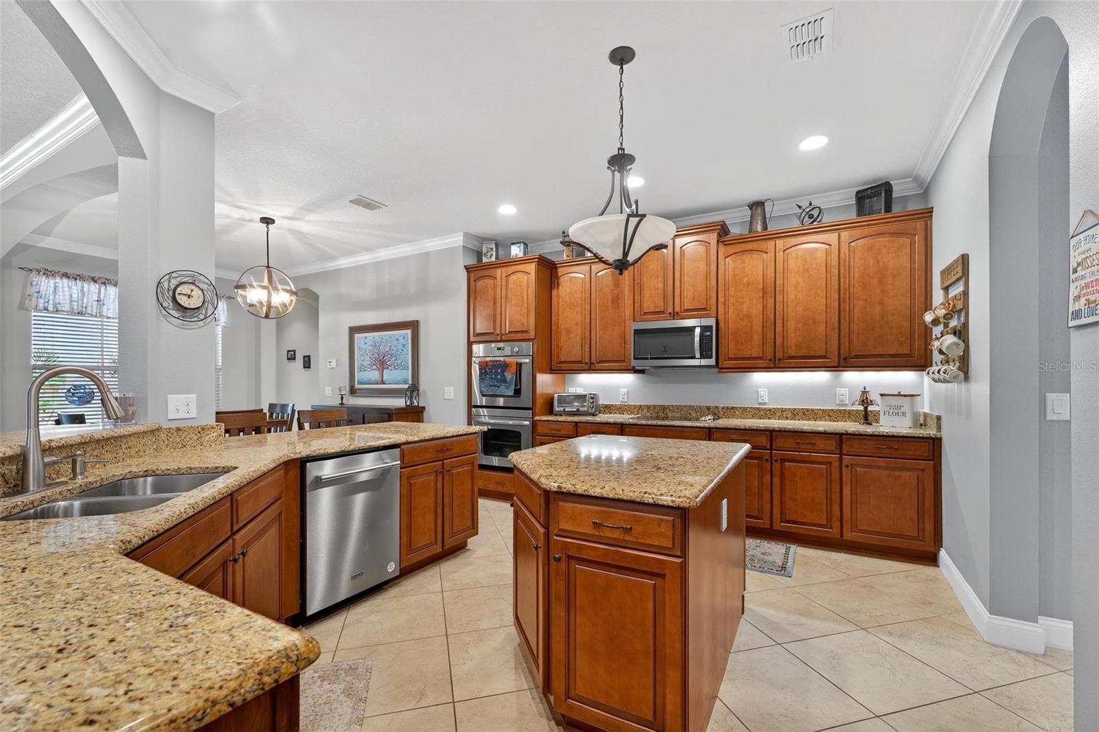 Image 17 of 79 For 1556 Blue Grass Boulevard