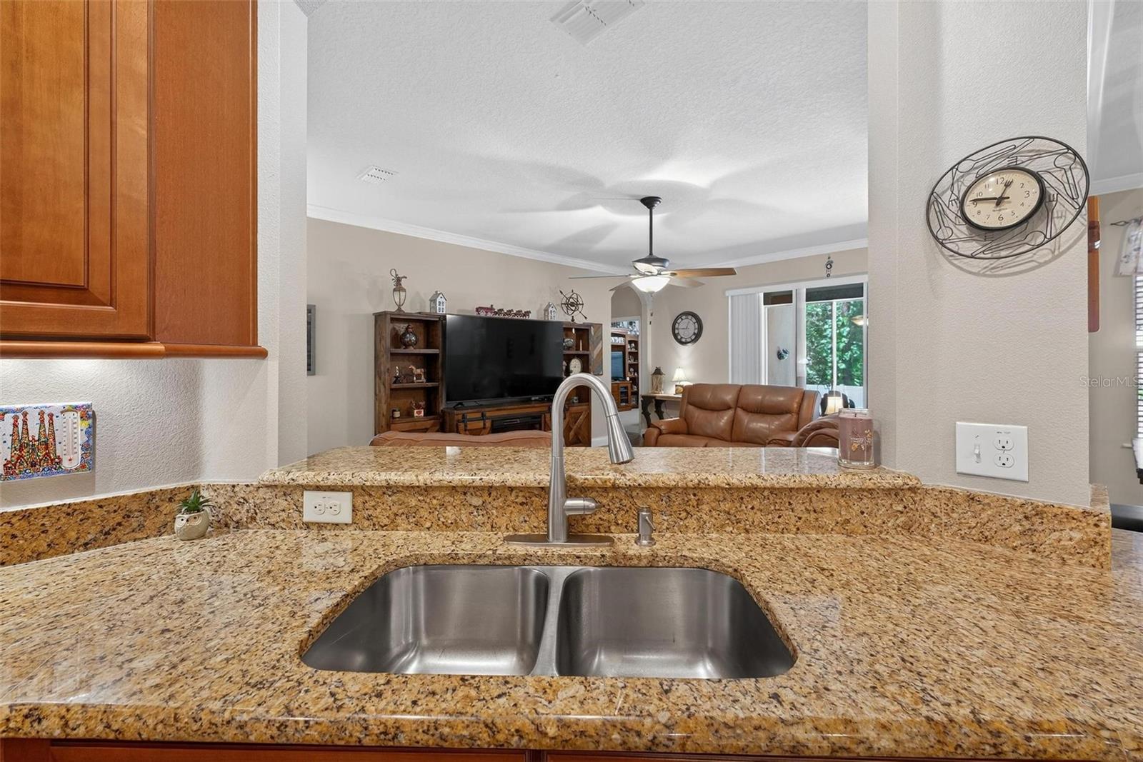 Image 18 of 79 For 1556 Blue Grass Boulevard