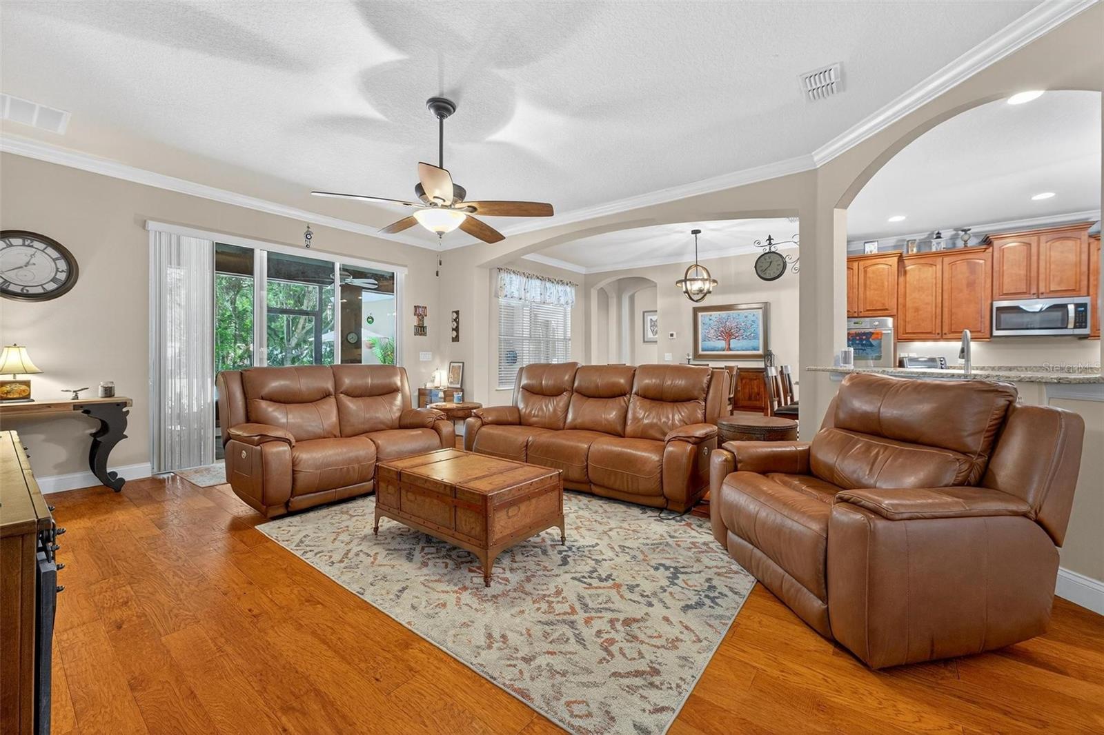 Image 28 of 79 For 1556 Blue Grass Boulevard