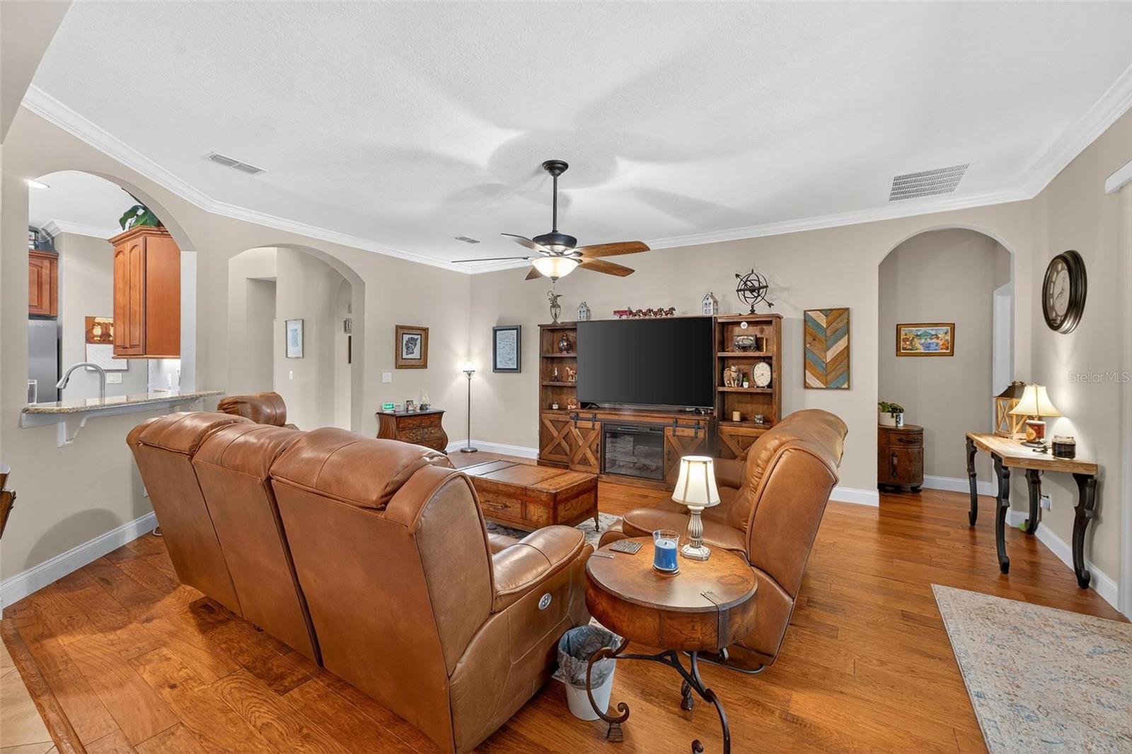 Image 30 of 79 For 1556 Blue Grass Boulevard