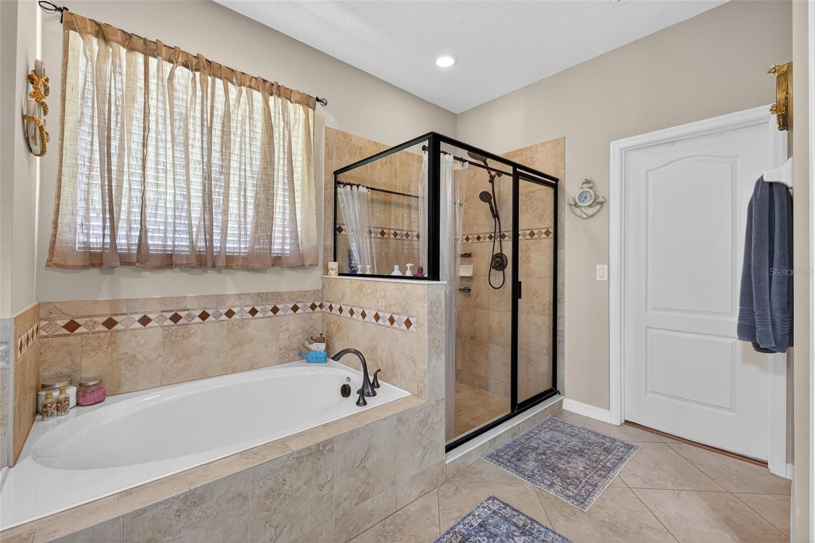 Image 37 of 79 For 1556 Blue Grass Boulevard