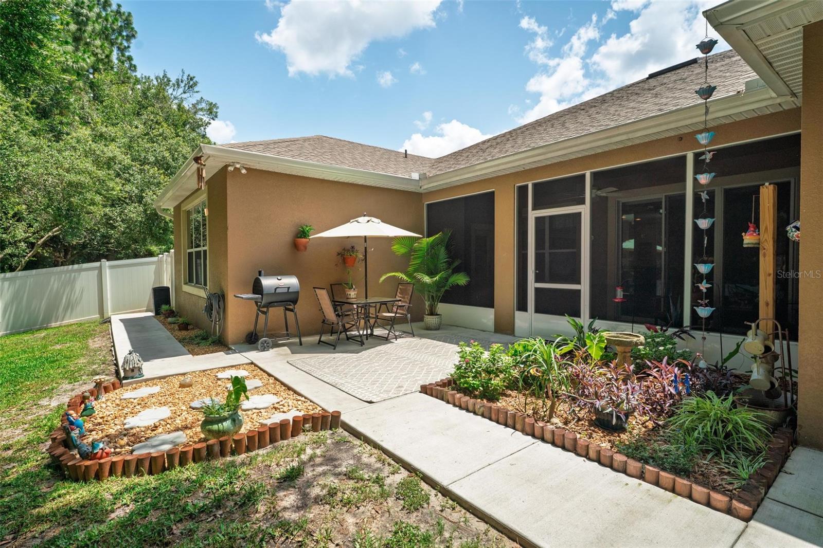 Image 4 of 79 For 1556 Blue Grass Boulevard