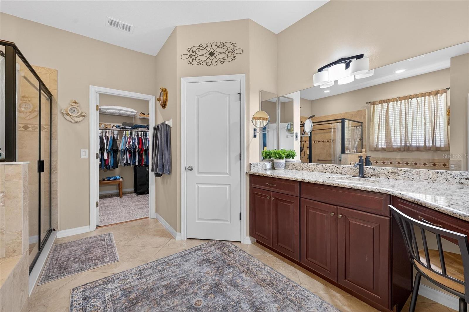 Image 40 of 79 For 1556 Blue Grass Boulevard