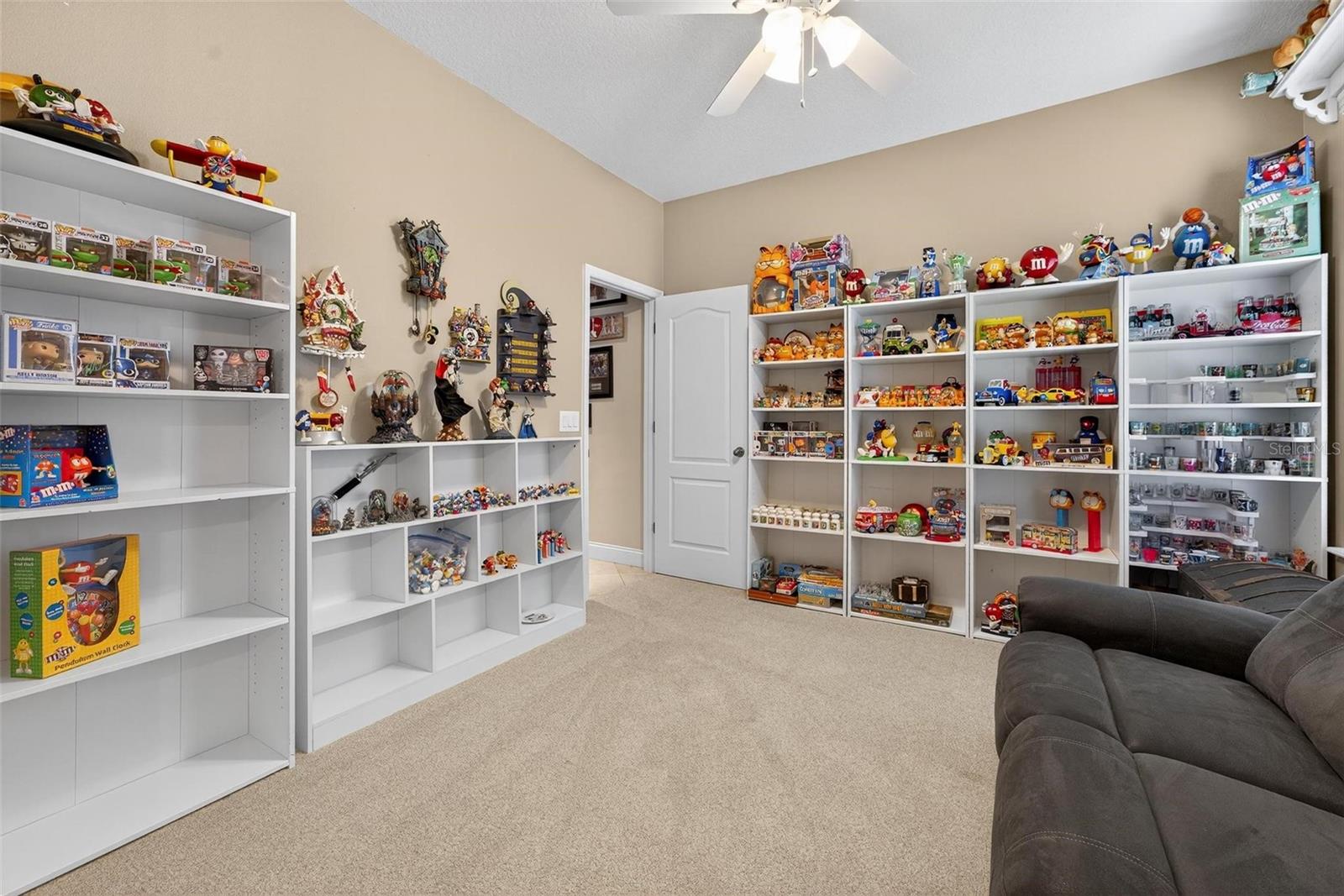 Image 47 of 79 For 1556 Blue Grass Boulevard