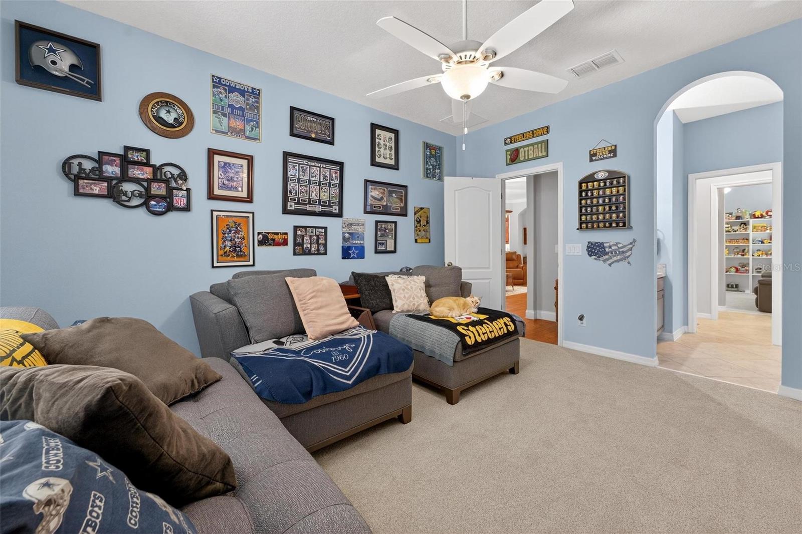 Image 50 of 79 For 1556 Blue Grass Boulevard