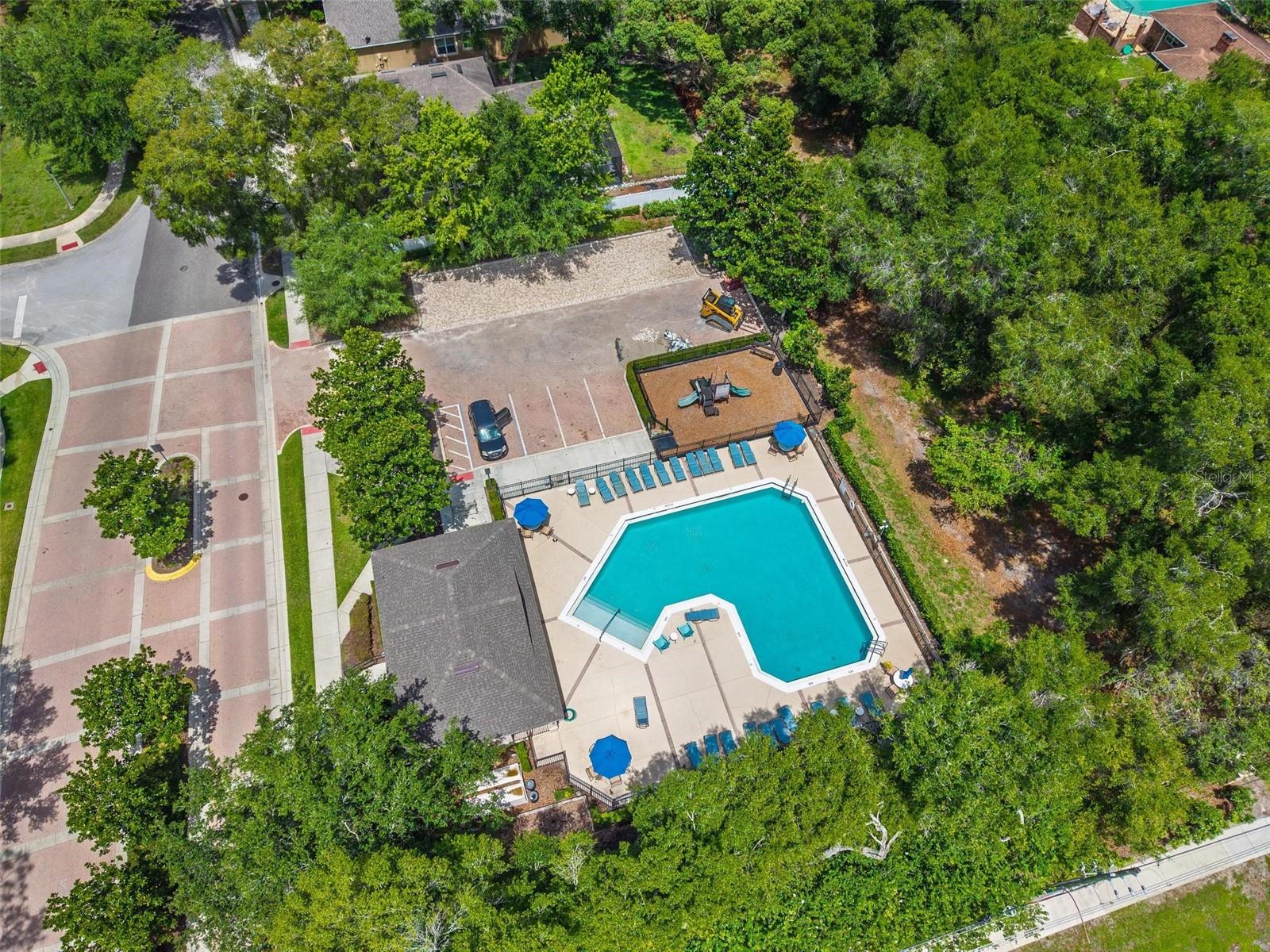 Image 72 of 79 For 1556 Blue Grass Boulevard