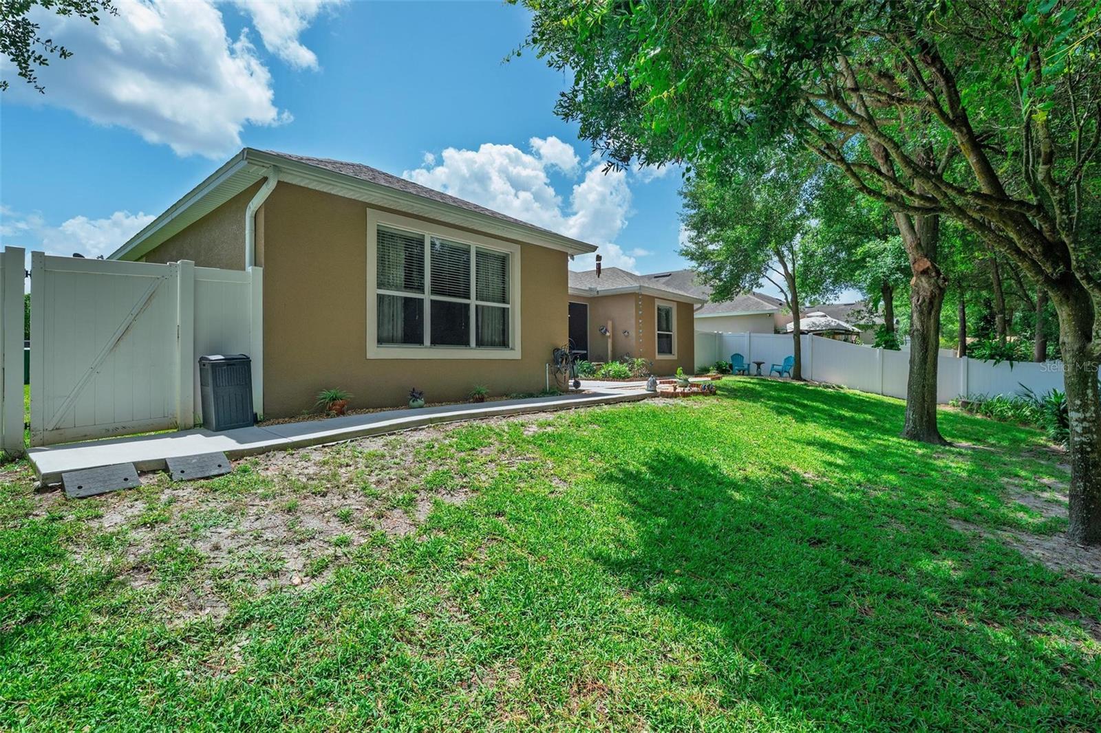 Image 74 of 79 For 1556 Blue Grass Boulevard