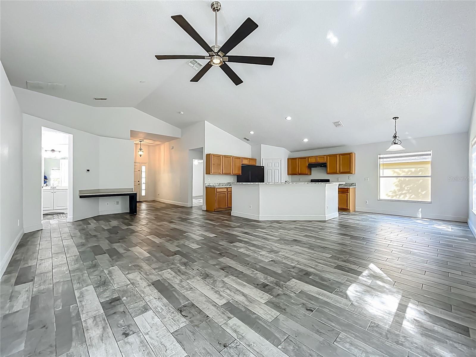 Image 7 of 38 For 2019 Newtown Road