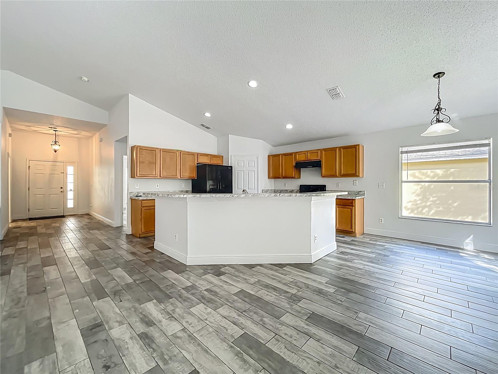 Image 8 of 38 For 2019 Newtown Road