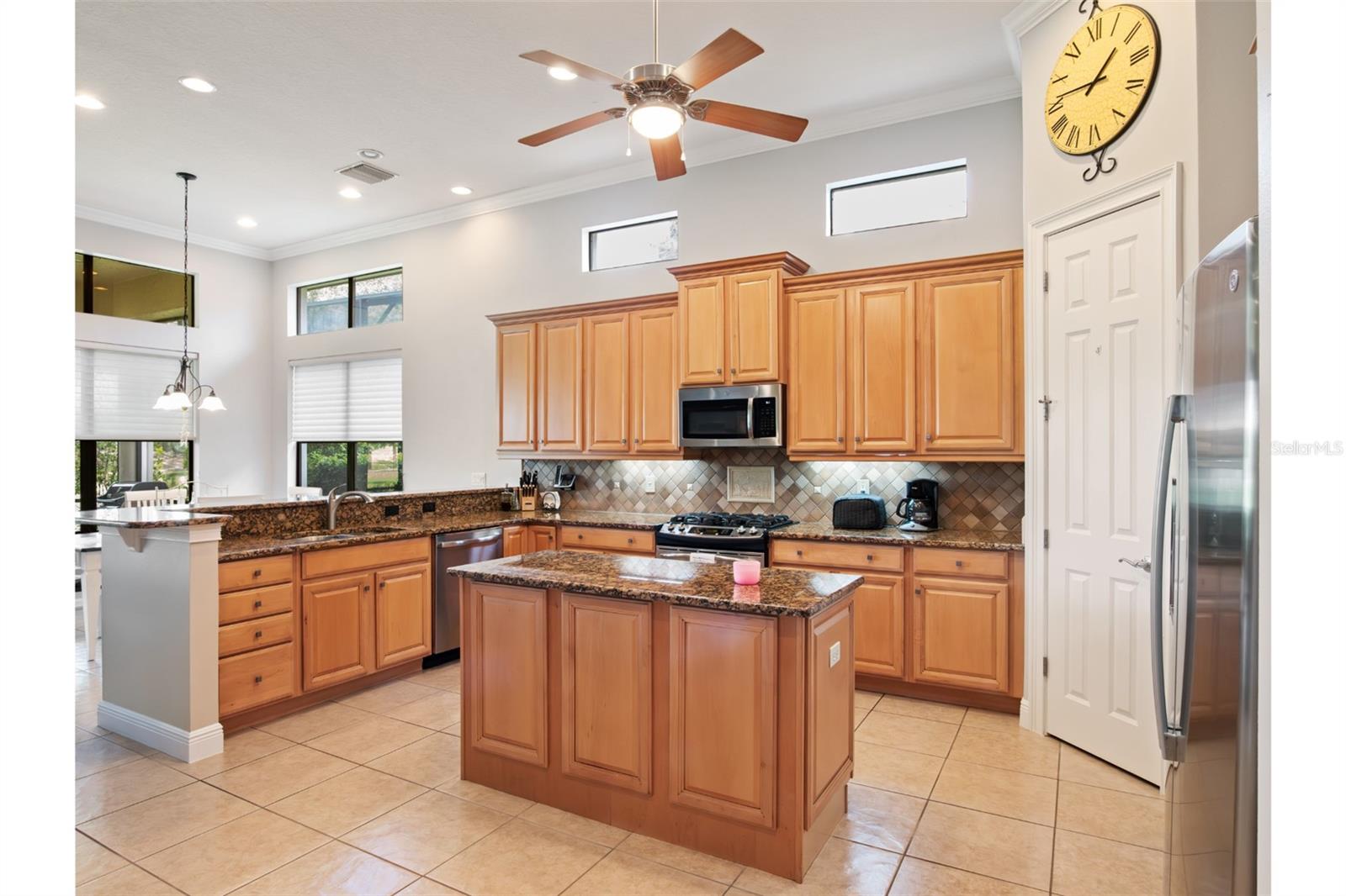Image 9 of 46 For 9335 San Jose Boulevard