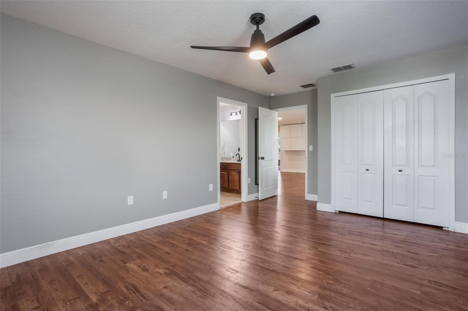 Image 13 of 26 For 637 Neptune Drive
