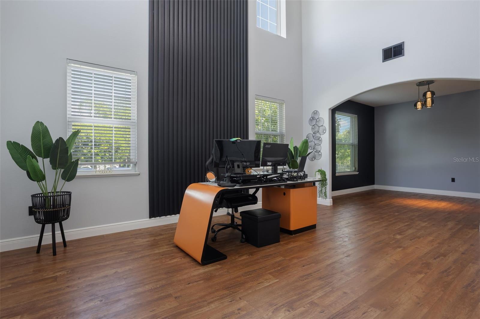 Image 4 of 26 For 637 Neptune Drive