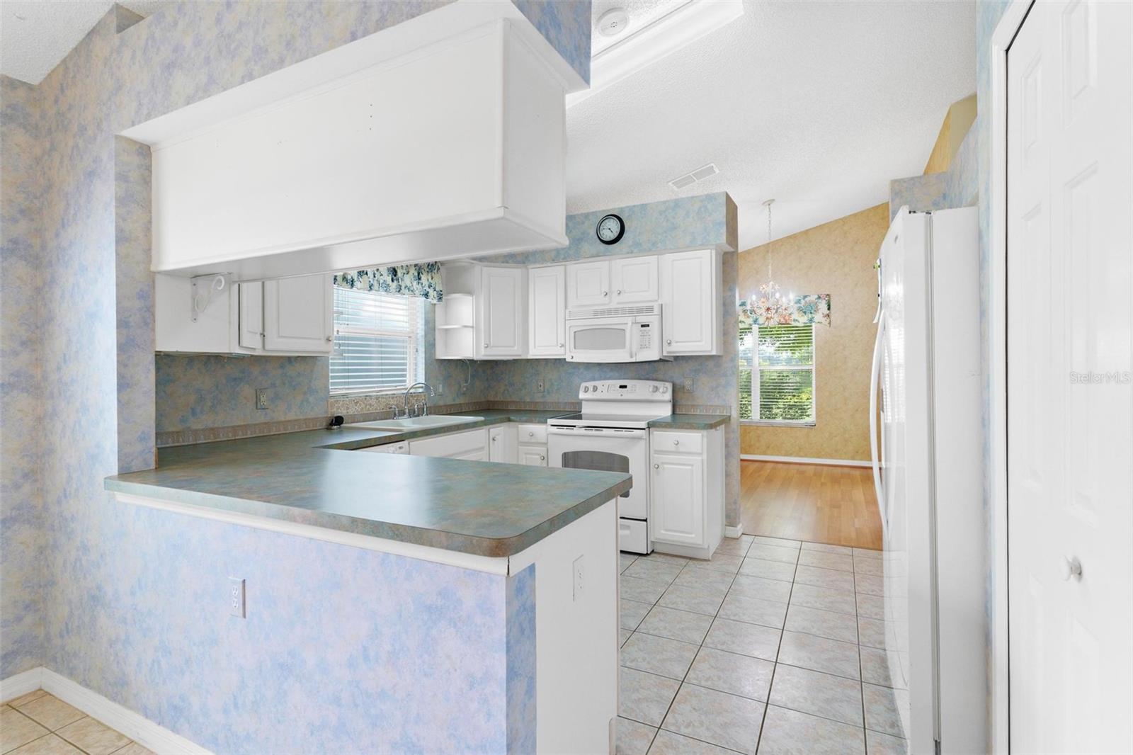 Image 10 of 33 For 25025 Cranes Roost Circle
