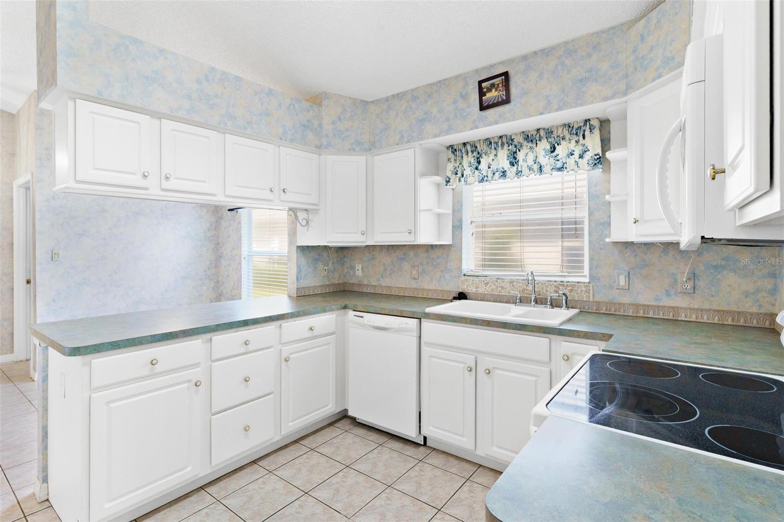 Image 13 of 33 For 25025 Cranes Roost Circle