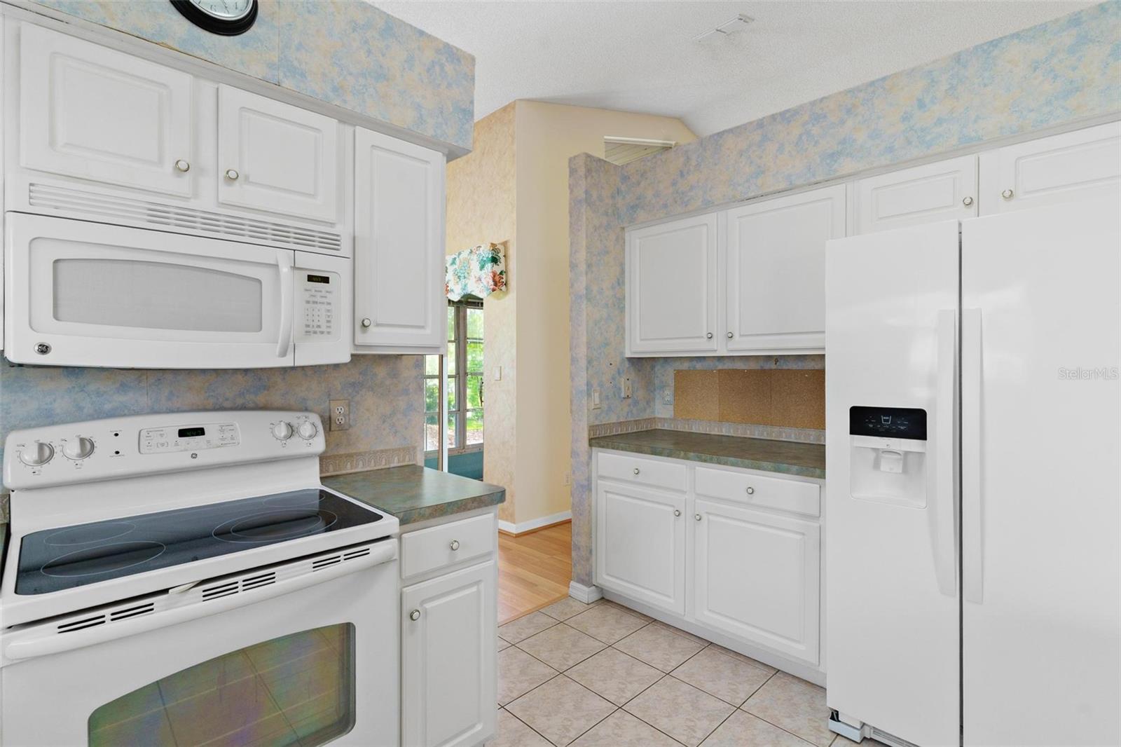 Image 14 of 33 For 25025 Cranes Roost Circle