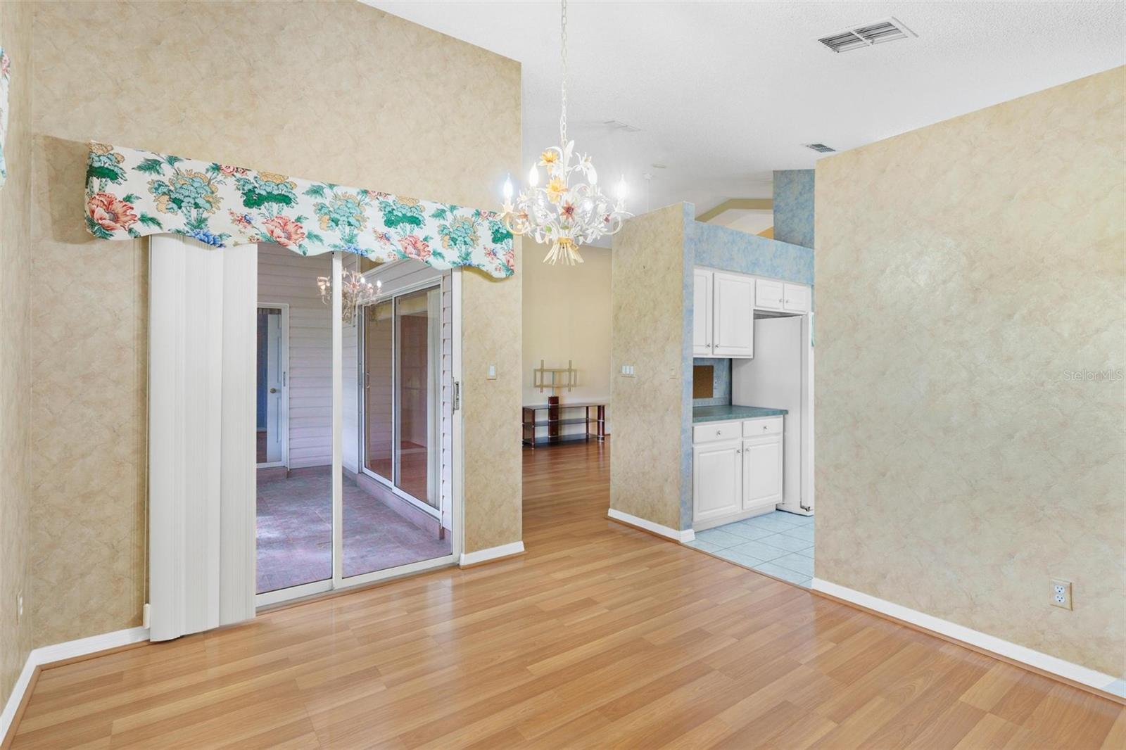 Image 16 of 33 For 25025 Cranes Roost Circle
