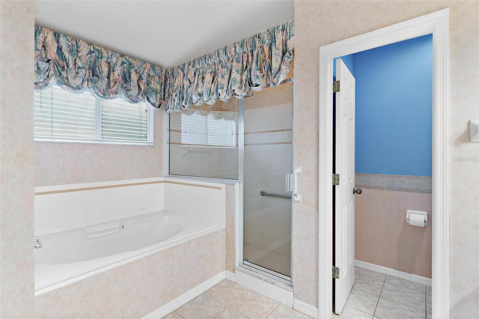 Image 21 of 33 For 25025 Cranes Roost Circle