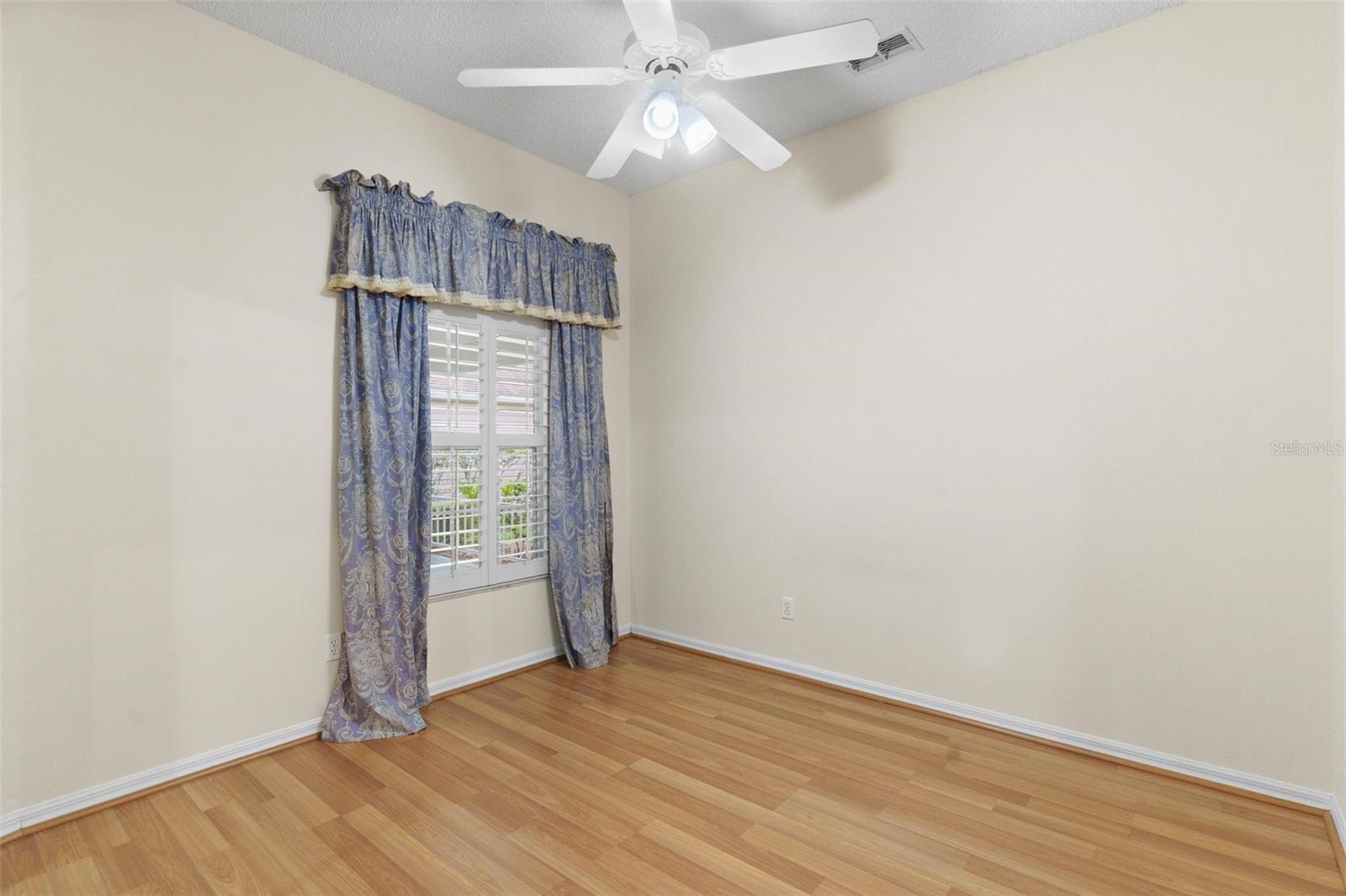 Image 22 of 33 For 25025 Cranes Roost Circle