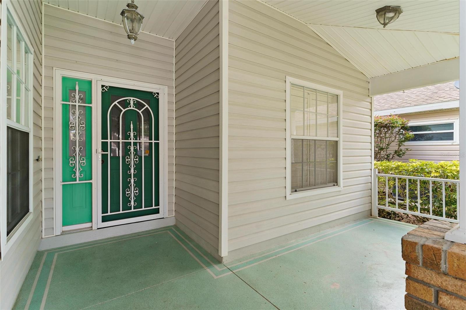 Image 4 of 33 For 25025 Cranes Roost Circle