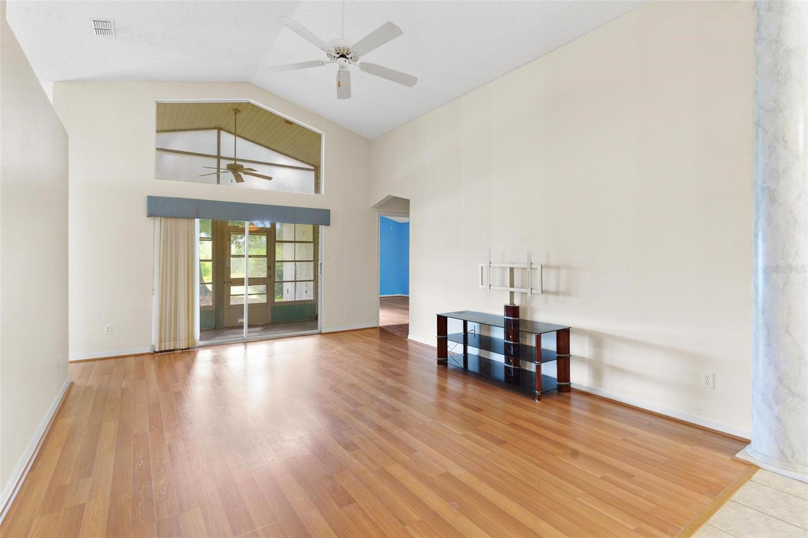Image 7 of 33 For 25025 Cranes Roost Circle