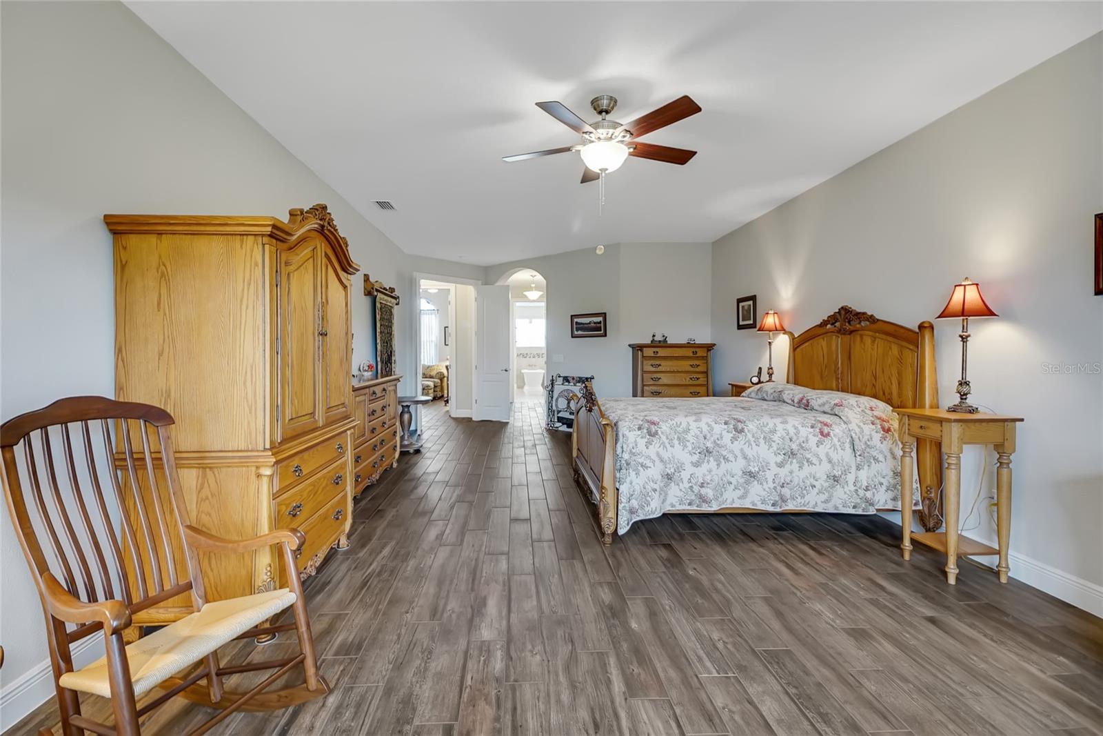 Image 13 of 91 For 6008 Apex Way