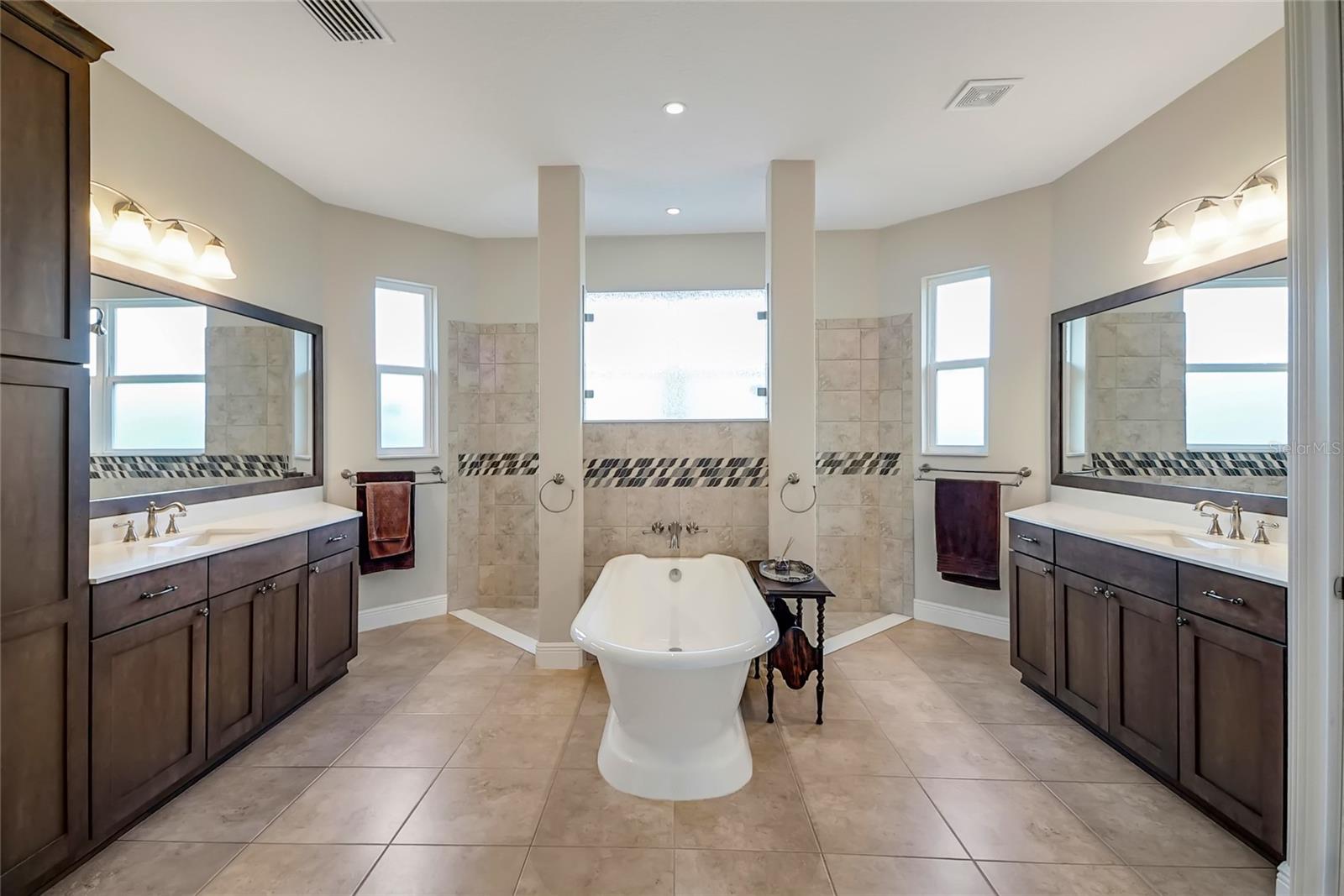 Image 17 of 91 For 6008 Apex Way