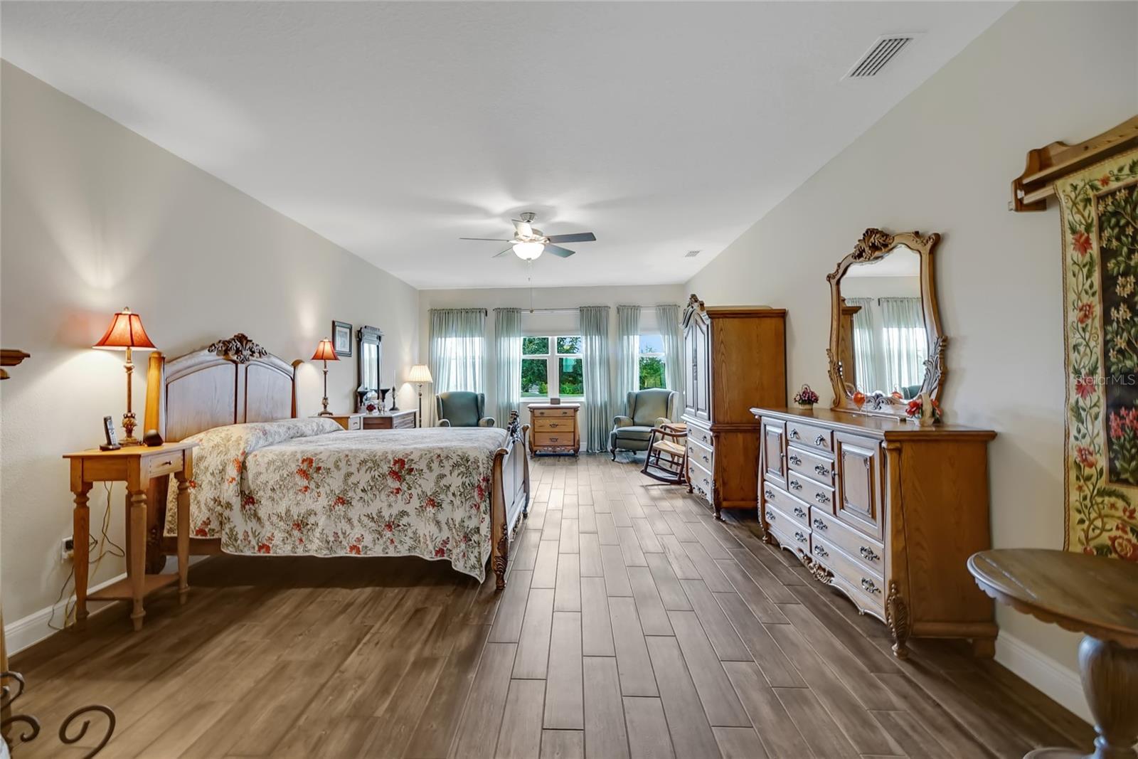 Image 21 of 91 For 6008 Apex Way