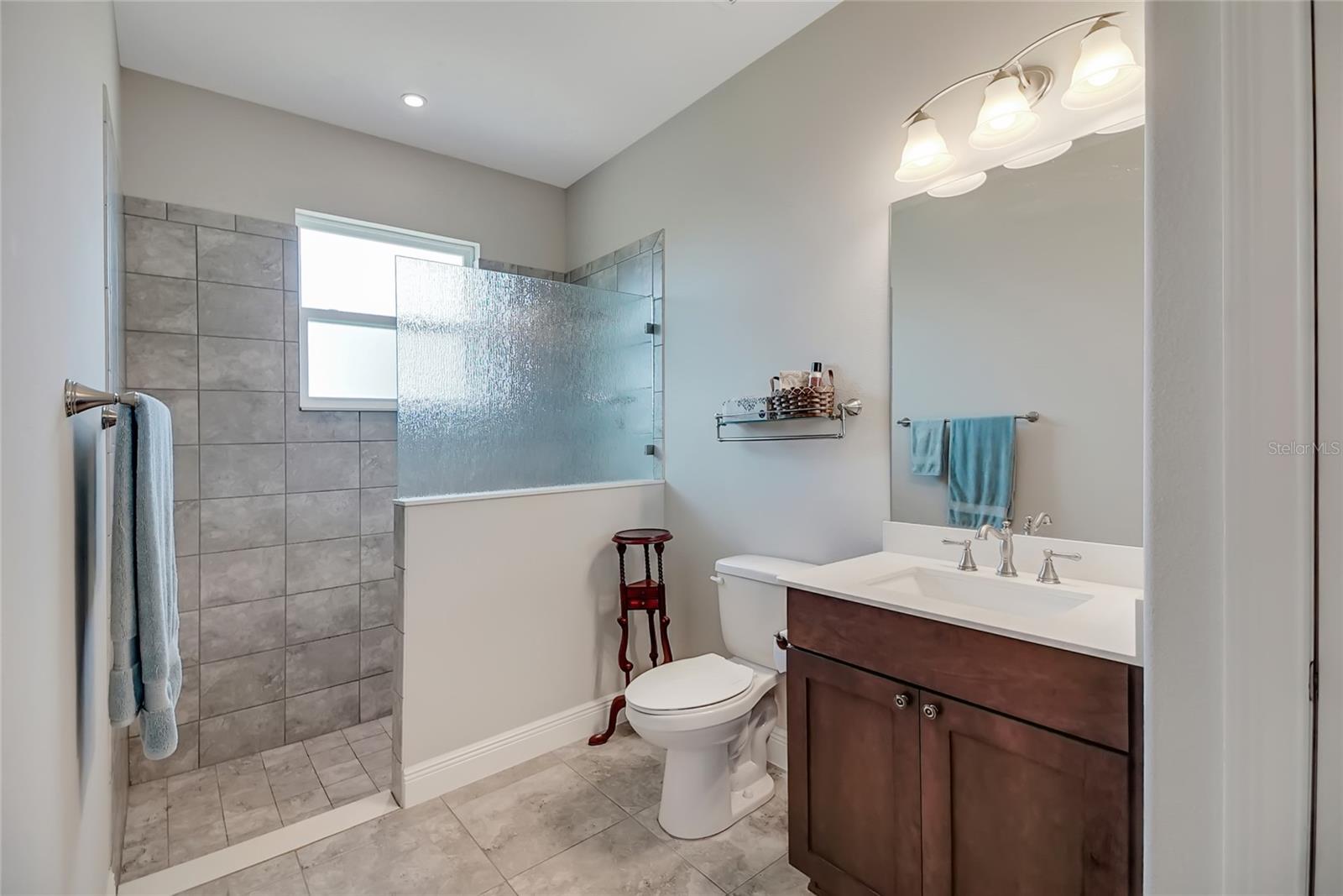 Image 28 of 91 For 6008 Apex Way