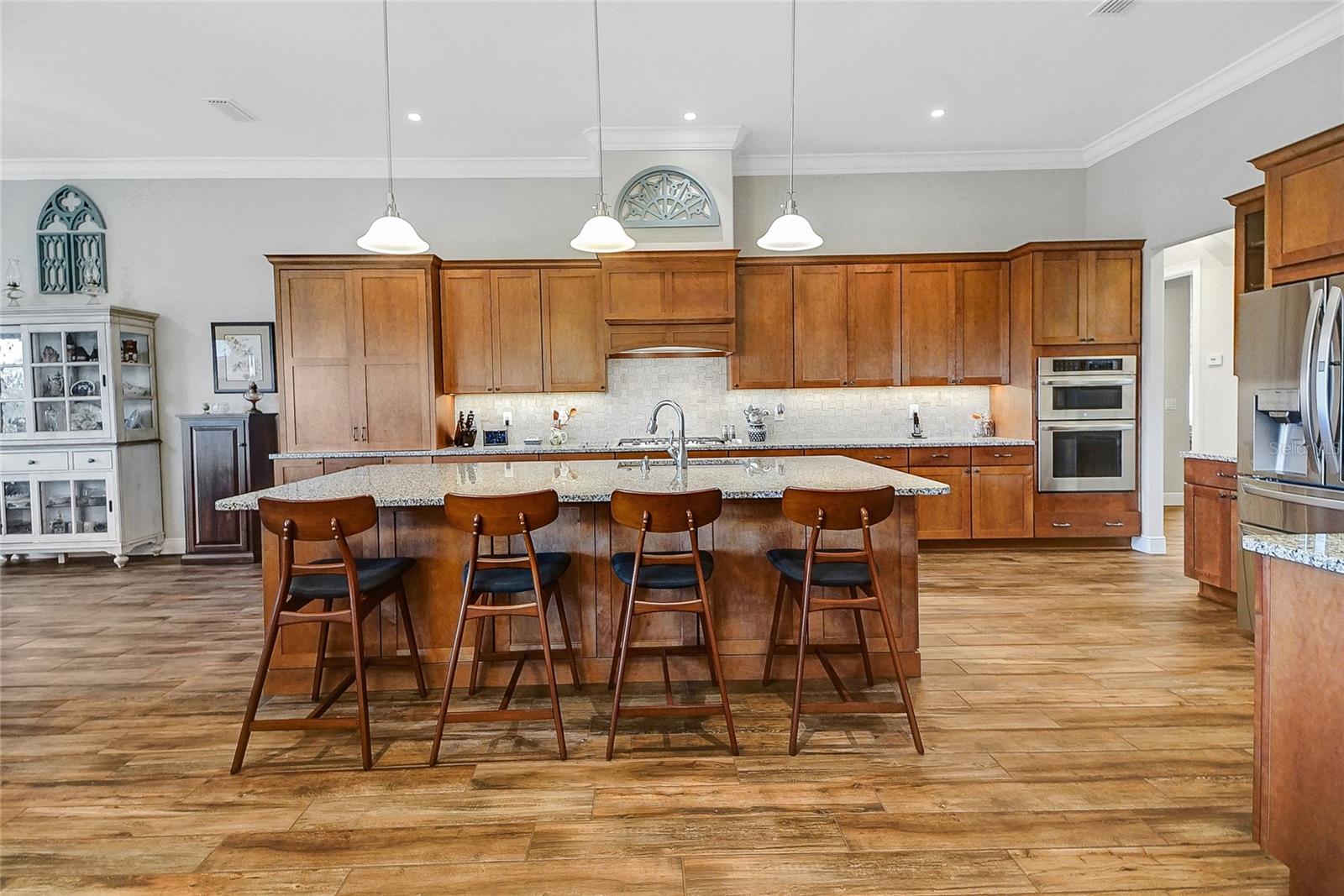 Image 42 of 91 For 6008 Apex Way