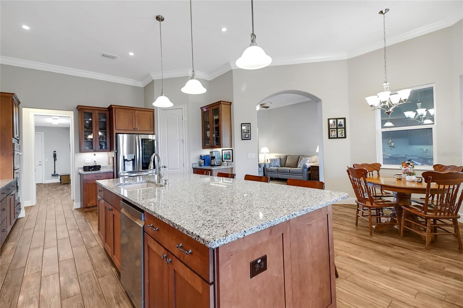 Image 49 of 91 For 6008 Apex Way