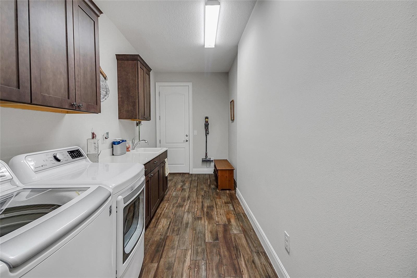 Image 60 of 91 For 6008 Apex Way